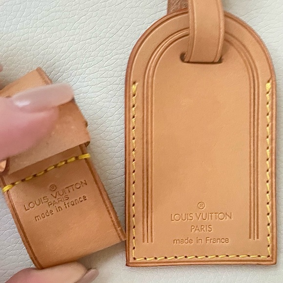 LOUIS VUITTON Leather Luggage Tag & Poignet Set 🧳 AMAZING CONDITION 🏷️ - Picture 7 of 10